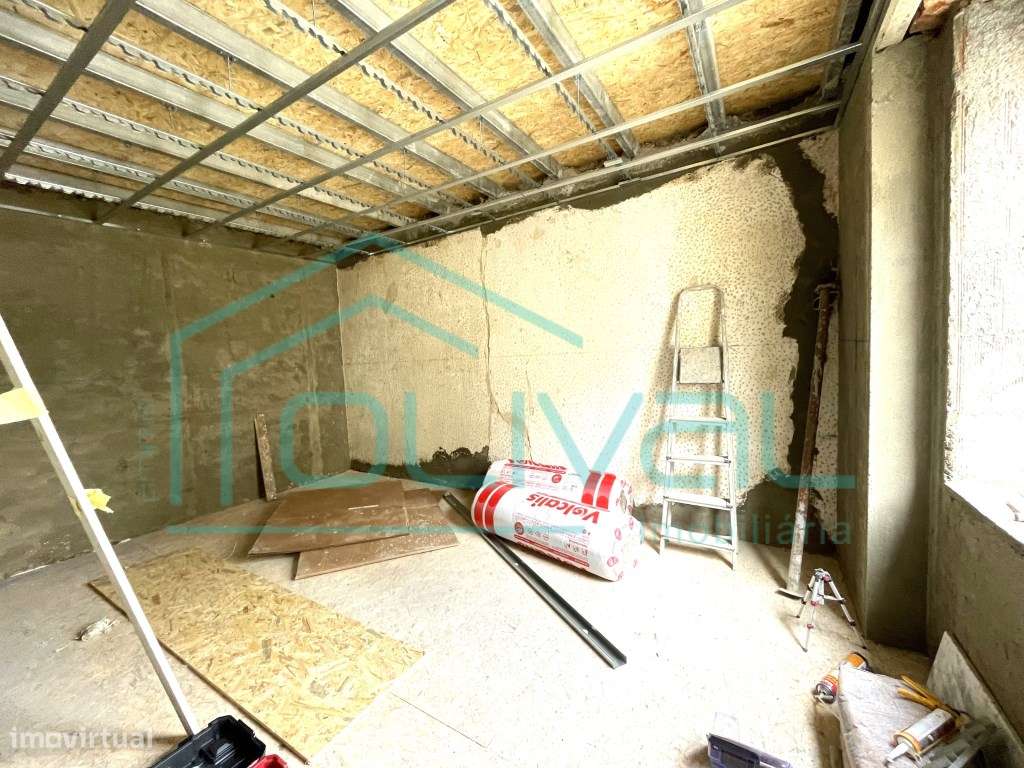 Moradia T3 totalmente remodelada no centro de Salvaterra de Magos - Grande imagem: 2/15