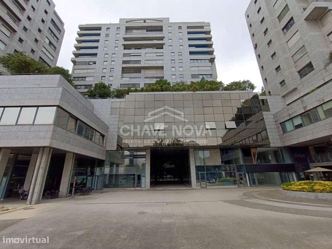 Escritório c/ 37m2 em frente a Estação Metro Galiza (Porto) - Grande imagem: 1/10