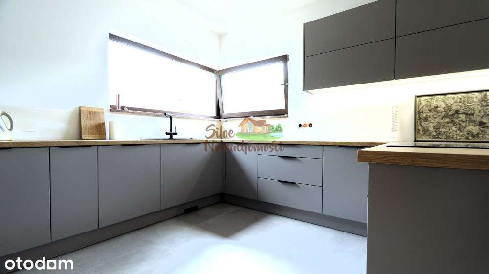 Nowoczesny dom z podwójnym garażem.-16