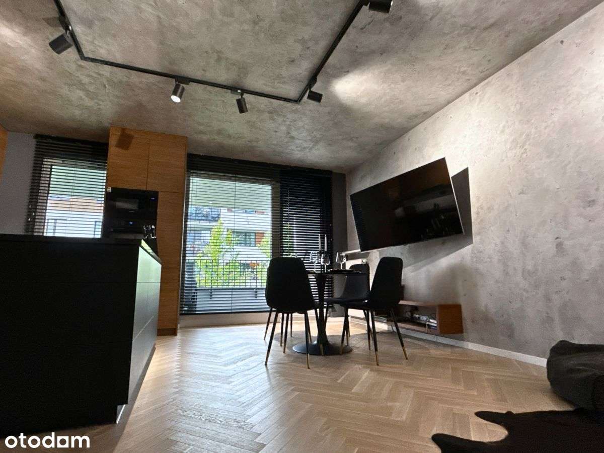 Artystyczny, piękny loft gotowy do zamieszkania!-0