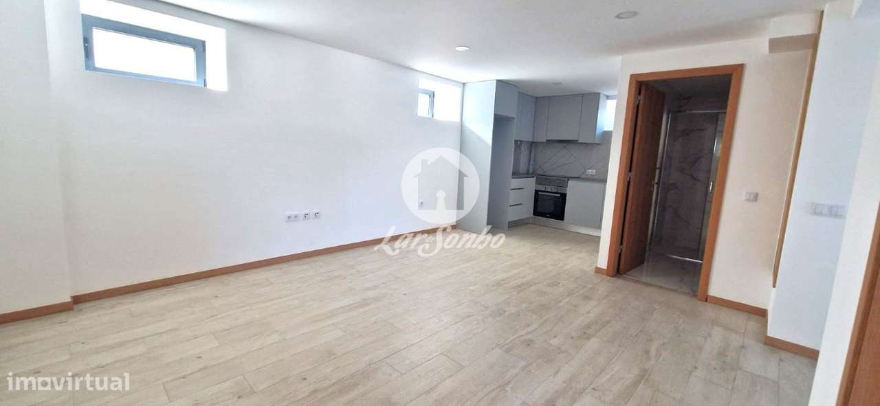 Moradia isolada T5 totalmente recuperada - Grande imagem: 2/28