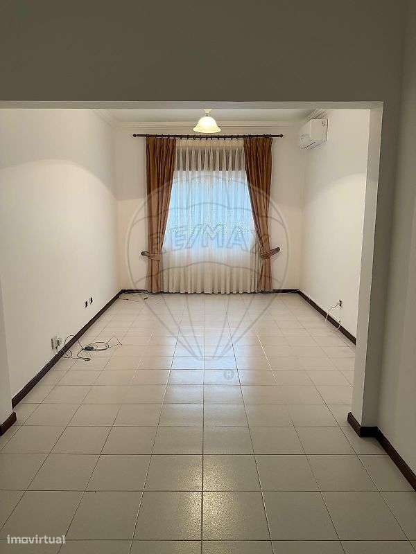 Apartamento T2 para arrendamento - Grande imagem: 2/13