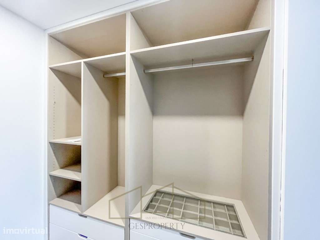 Moradia T4 Isolada Sobreda-25