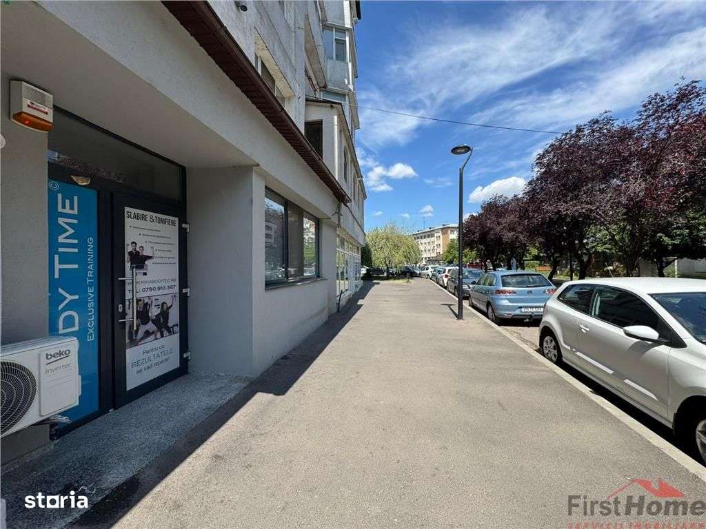 Spatiu comercial renovat complet de vanzare in Focsani - Imagine principală: 2/19