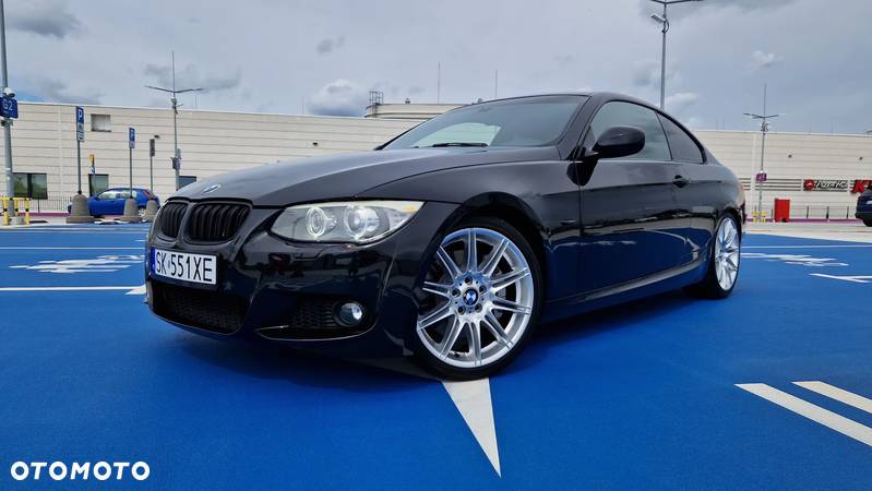 BMW Seria 3 335i Coupe - 24