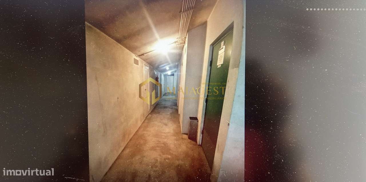 Apartamento T2 com cozinha equipada e varanda em Rio Tinto-21