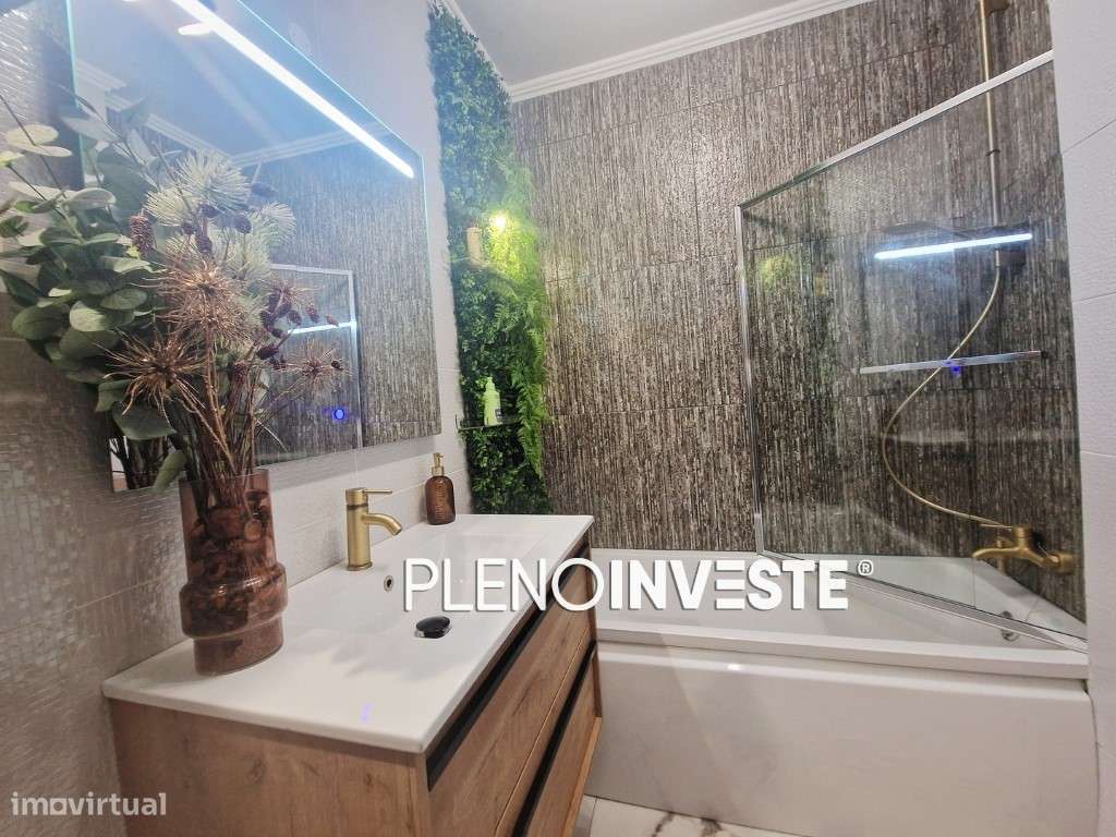 Moradia T3 com sótão aproveitado na Quinta do Conde-7