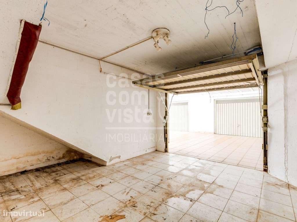 Apartamento T2 Rés do Chão com garagem privativa, e a localização i...-24