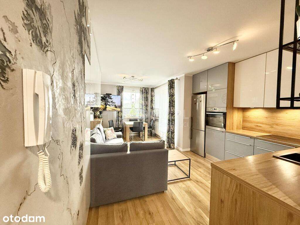 Kawalerka Witosa z dużym balkonem urządzona , - Pełny obrazek: 1/12