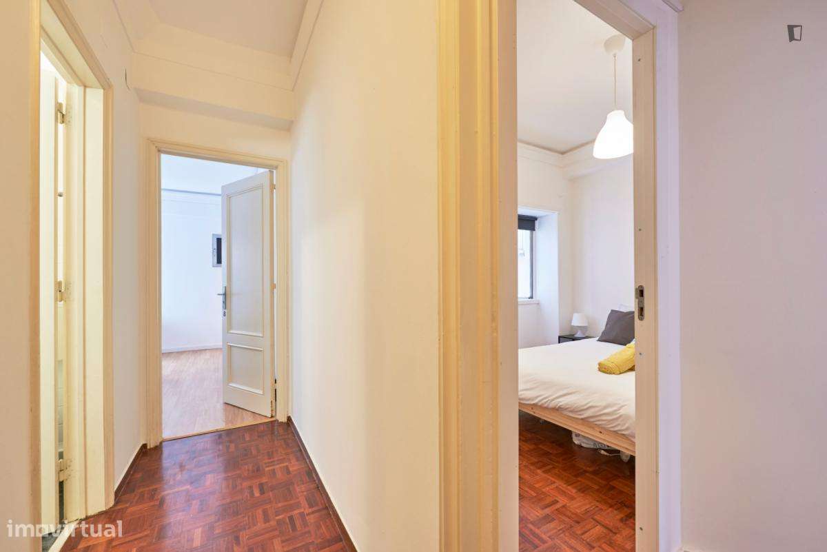 Quarto - localizado em Marquês de Pombal Lisbon - Grande imagem: 4/10
