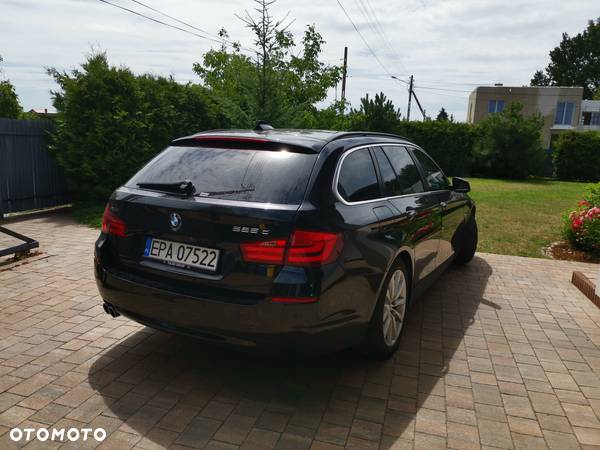 BMW Seria 5 525d xDrive Luxury Line - 4