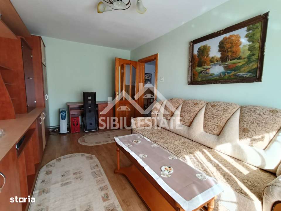 Apartament de vanzare cu 3 camere, decomandat -55 mp. balcon, pivnita - Imagine principală: 2/19
