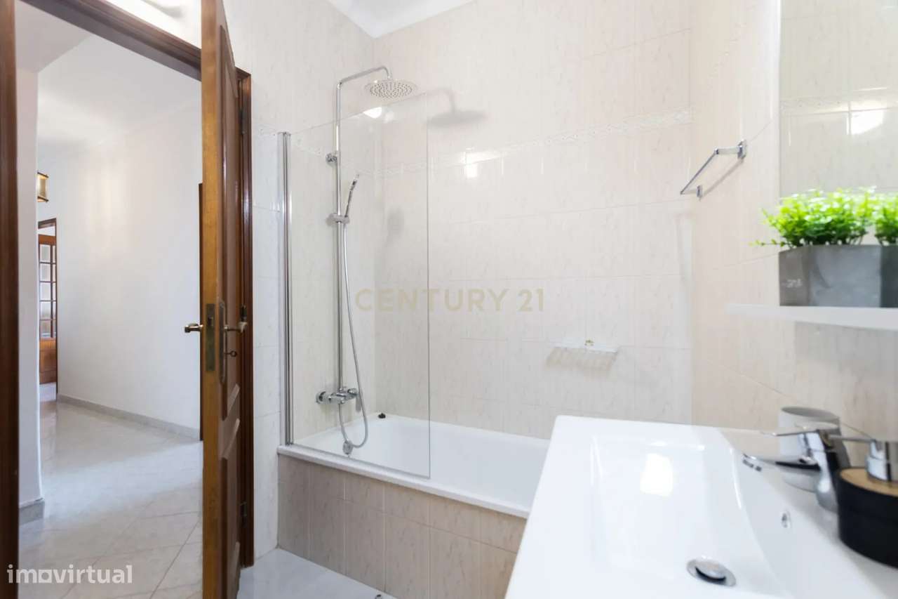 Apartamento T3 com Vista Rio e Garagem – Centro de Setúbal-9