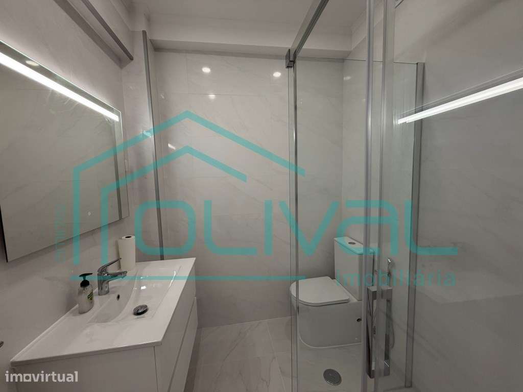 Alverca apartamento de Tipologia T3 totalmente renovado-13