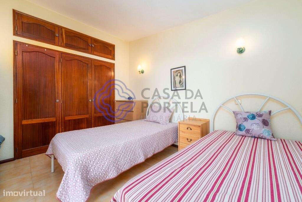 Magnífica Moradia T3 com Vista Mar e Localização Estratégica – Loulé-9