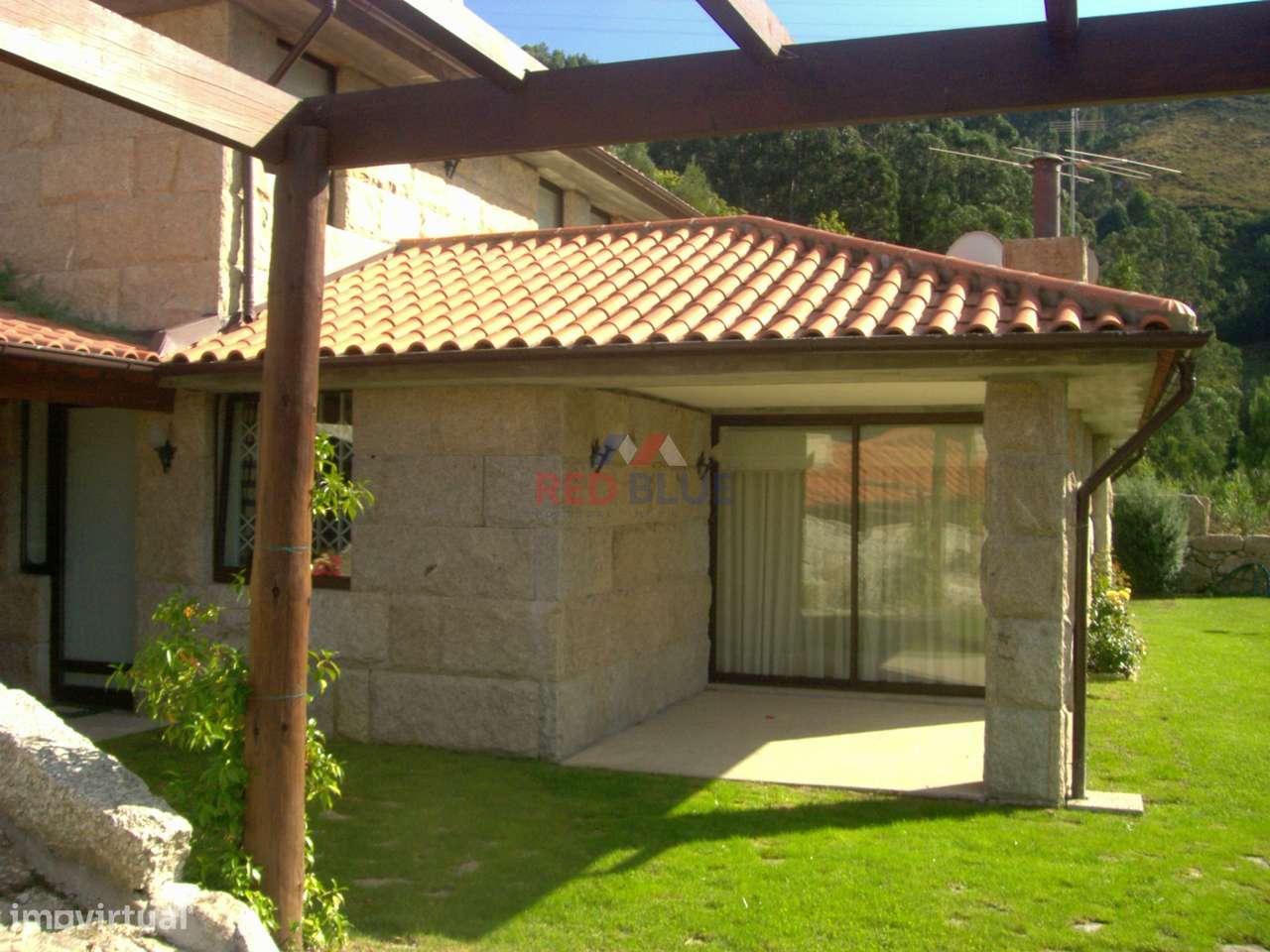 MORADIA T3+1, COM PISCINA, BARRAGEM DA CANIÇADA, GERÊS-19