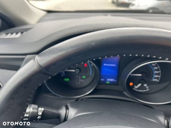 Toyota Auris 1.8 VVT-i Hybrid Automatik Touring Sports Design Edition - 23