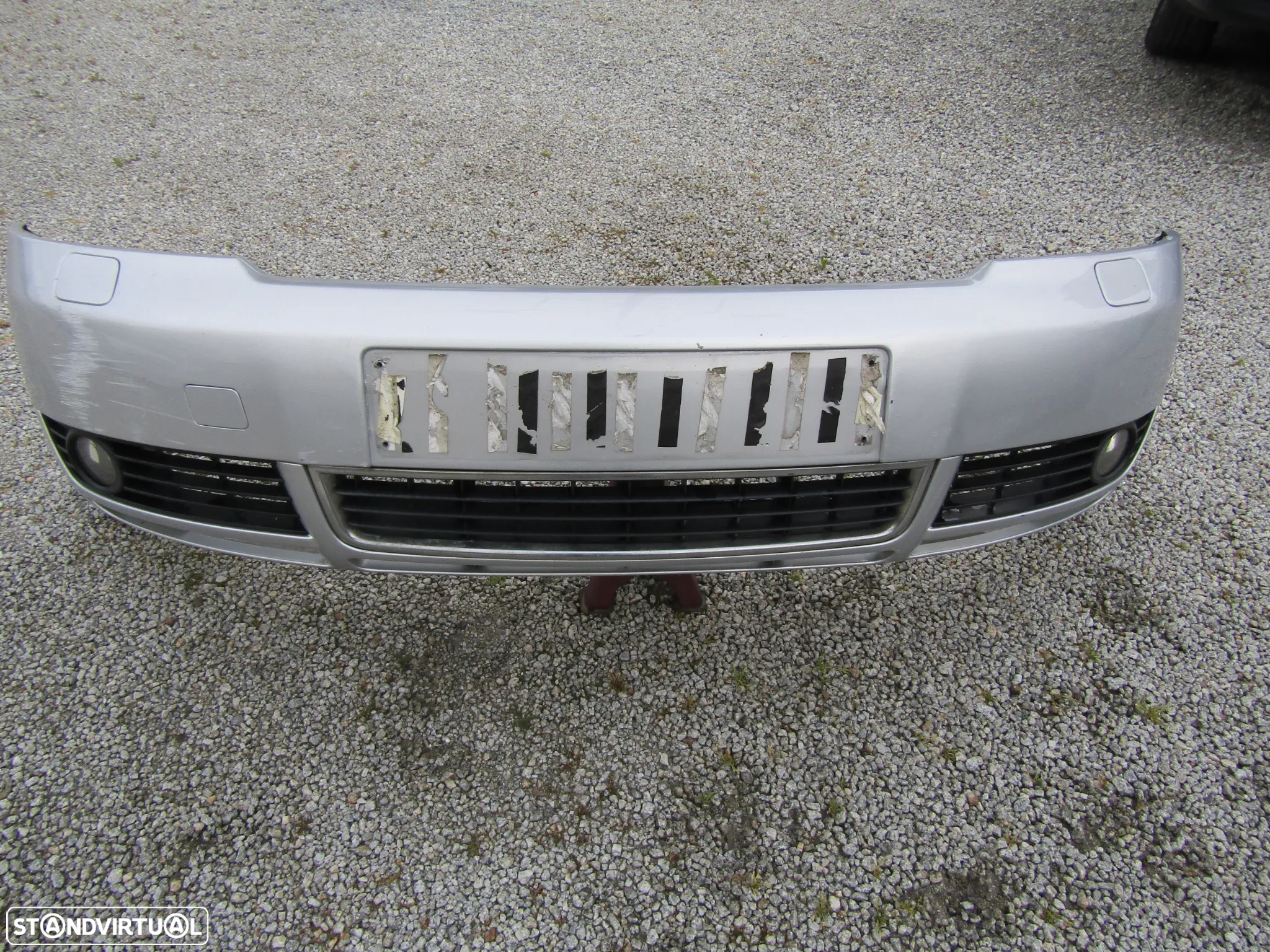 Para-choques frente Audi A4 b6 ano 2001 a 2004 com esguichos de farol (ver descrição) - 2