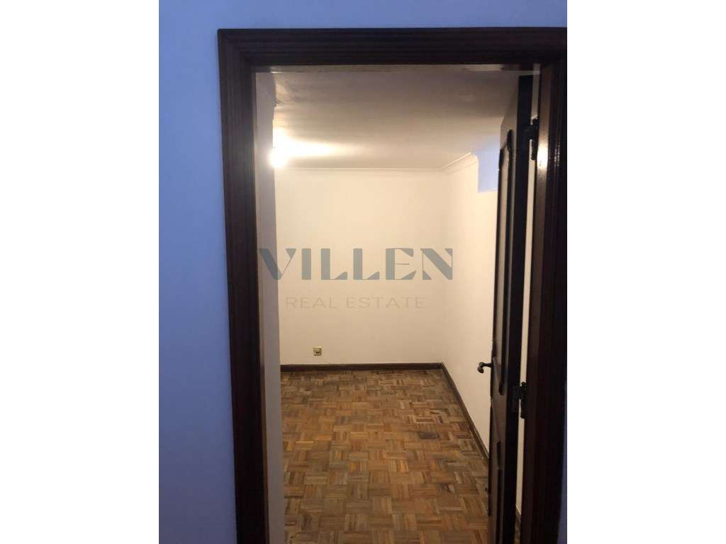 Moradia Geminada T2 em Pedroso Espaço, Natureza e Potencial!-23