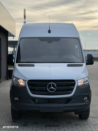 Mercedes-Benz Sprinter - 5