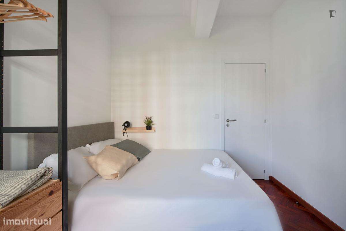 Quarto - localizado em São Sebastião Lisbon - Grande imagem: 4/10