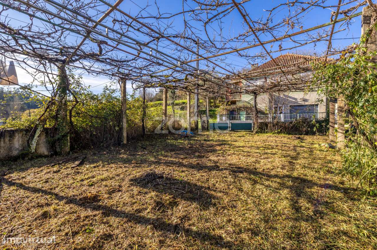 Moradia T1 para recuperar | Albergaria dos Doze-15