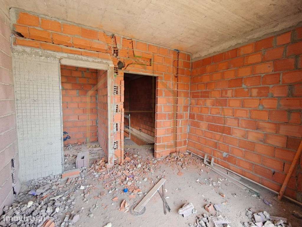 EXCELENTE Moradia T3 com Pérgola. Fernão Ferro-20