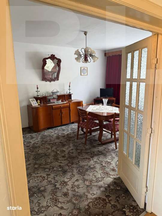 Vila in zona linistita, pe o strada inchisa perfecta pentru locuire sa - Imagine principală: 5/19