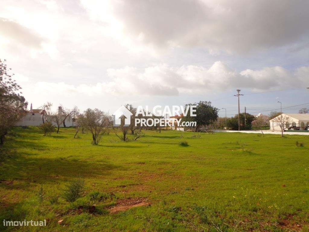 Lote de terreno no centro de Almancil, Algarve - Grande imagem: 2/18