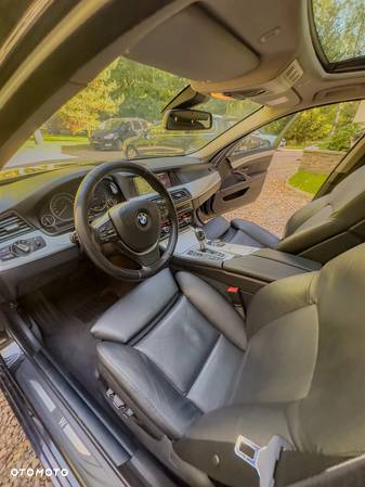 BMW Seria 5 525d xDrive - 16