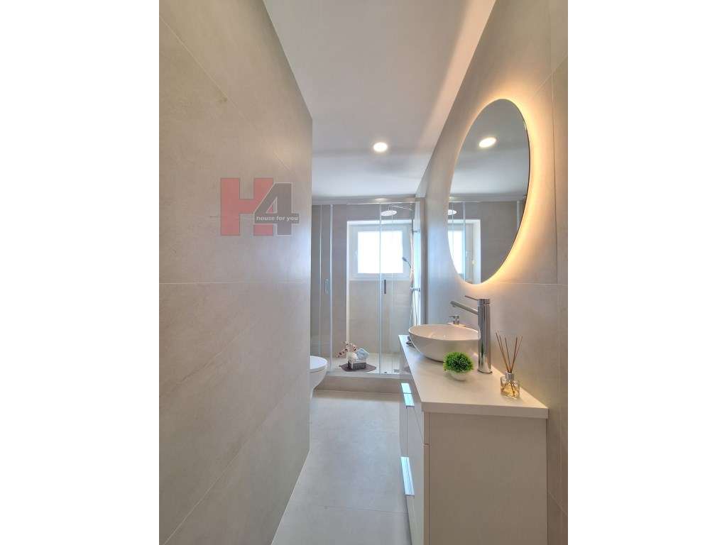 Apartamento T3 totalmente remodelado em Benfica-20