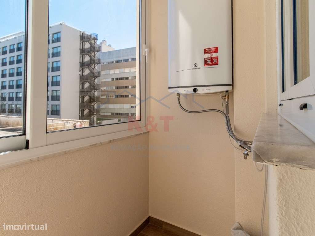 Apartamento T1 remodelado na Praia da Rocha-7