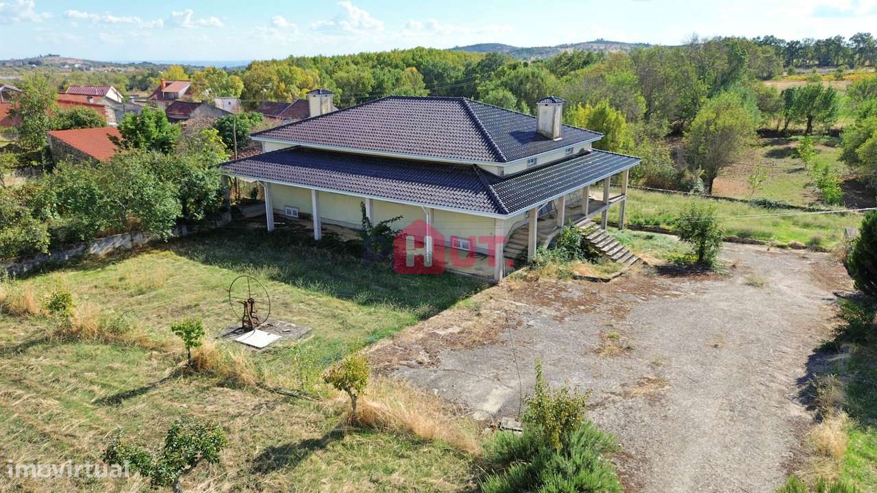 Moradia V4 c/ Piscina Bragança Oportunidade!!!-8