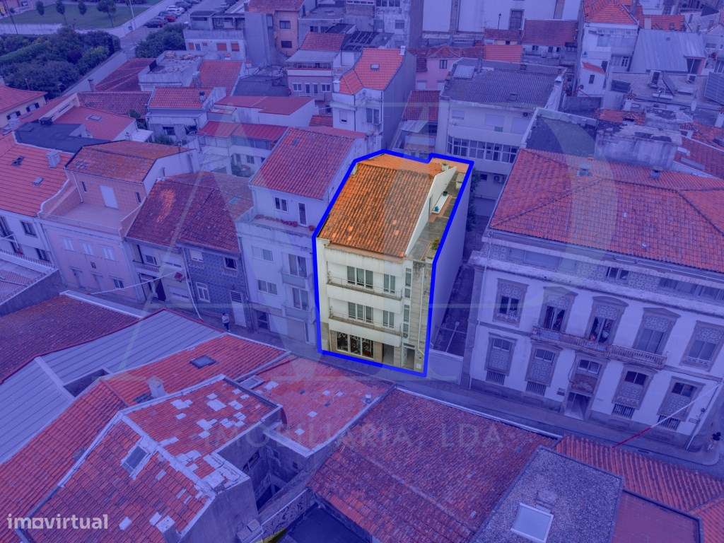 Moradia T4 com espaço comercial e logradouro no centro da Póvoa de ...-31