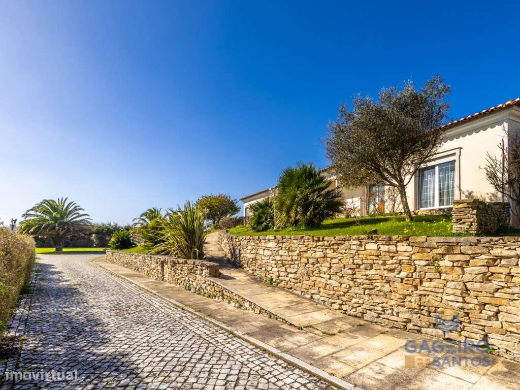 Moradia Independente T4 +1 em São Martinho do Porto-43