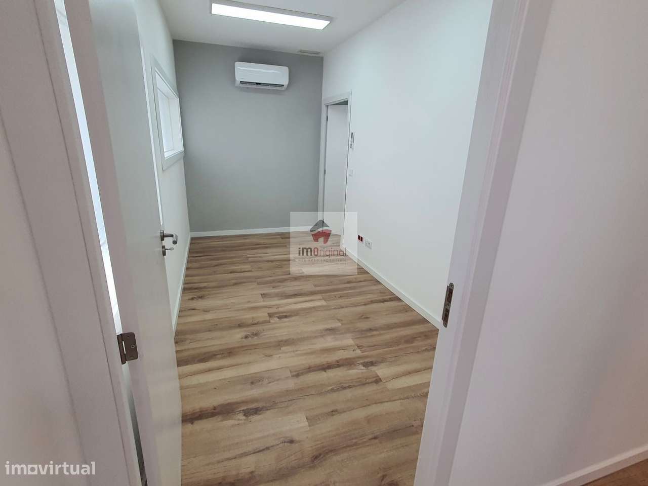 Loja / escritório junto Metro / Câmara de Gaia-12