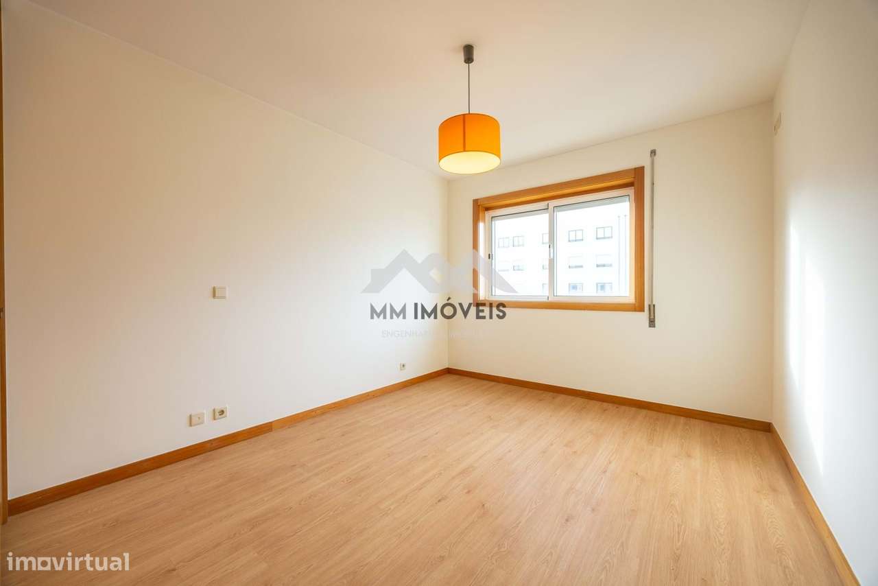 Apartamento T2 | Senhora da Hora | METRO | Garagem | Arrumo-16