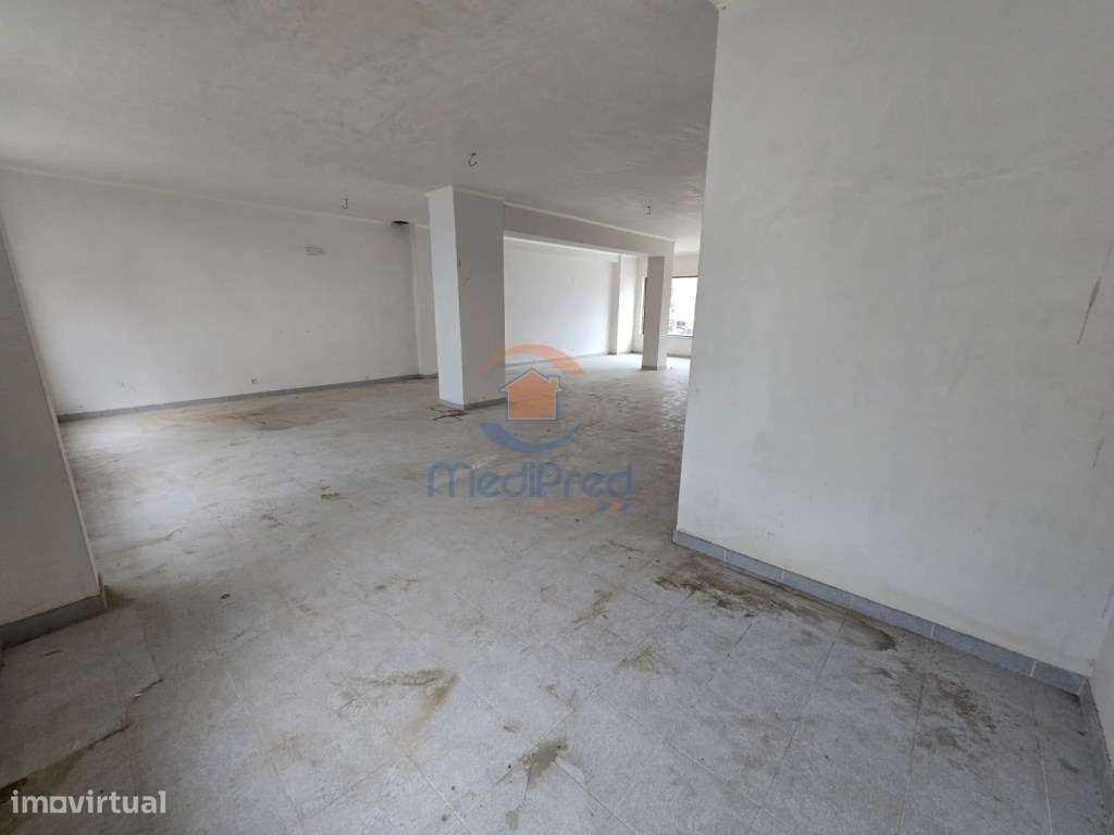 Espaço comercial com 93,73 m2 na Ramada | Odivelas - Grande imagem: 5/11