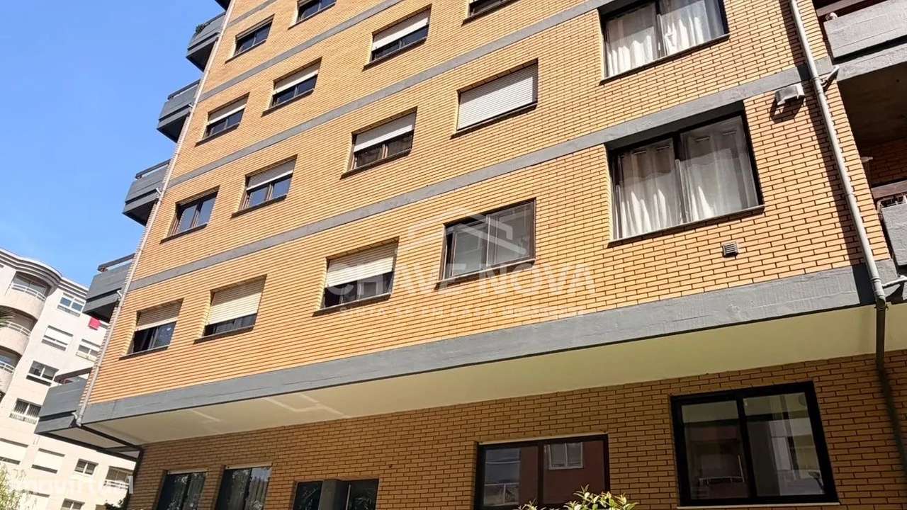 T2 Ren. c/lugar de garagem em Vila Nova de Gaua ( Gaiashopping)-19