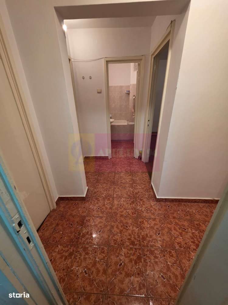 Apartament cu 3 camere de vanzare in Campina - Zona Liceul Energetic - Imagine principală: 4/13