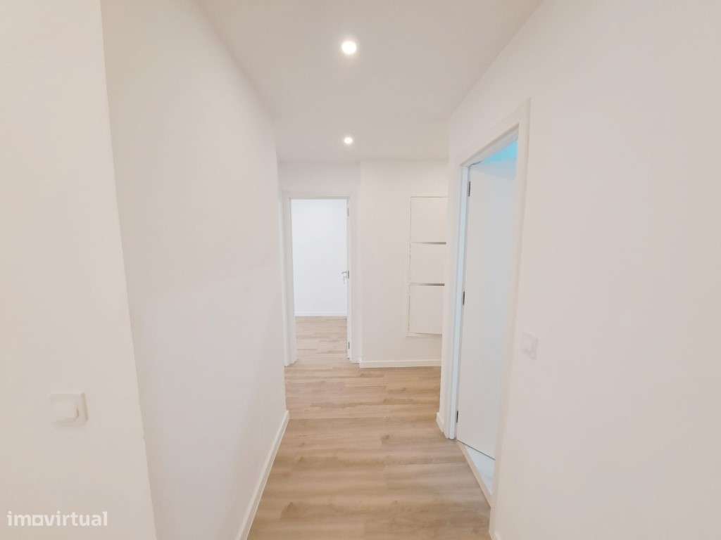 Apartamento T2 com elevador para venda em Odivelas - Lisboa-20