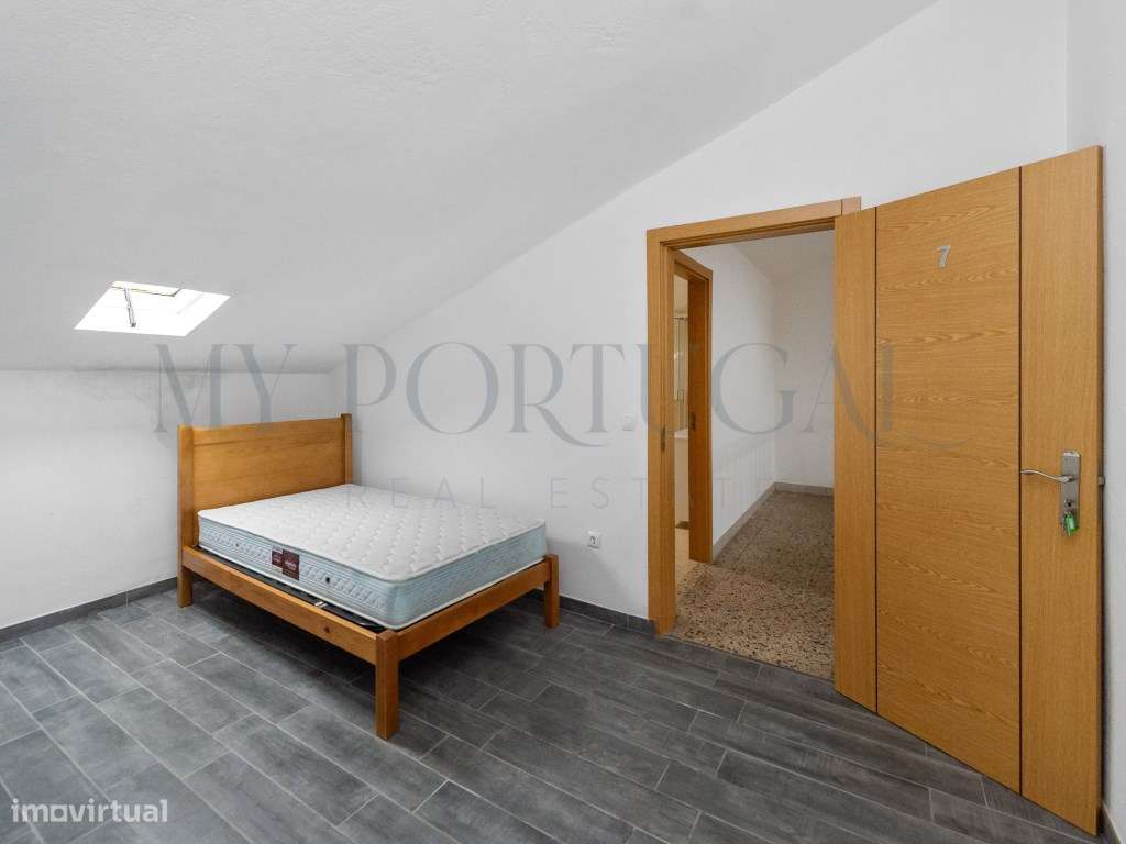 Oportunidade Única de Investimento no Coração Histórico de Trancoso-12