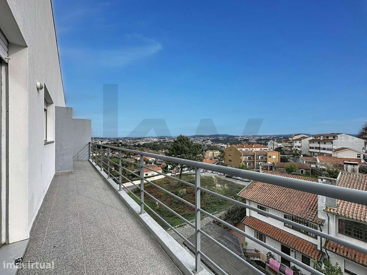 Apartamento T3 c/ 233m2 | Garagem 2 Carro | Enorme Varandas | Elevador-31