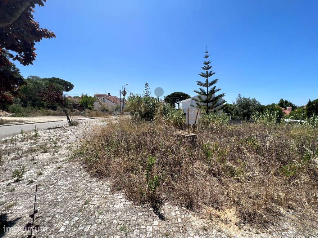 Loteamento para 8 Moradias | Capuchos | com projecto - Grande imagem: 4/13