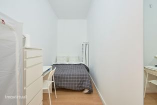 543688 - Quarto com cama de casal em...