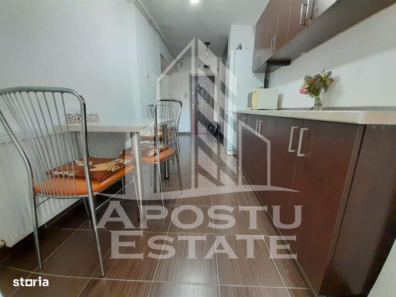 Apartament cu 2 camere si 2 balcoane, decomandat, zona Bucovina