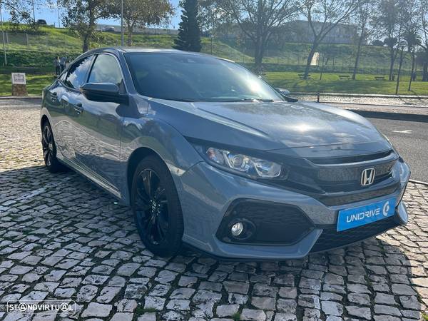 Honda Civic 1.6 i-DTEC Executive 9AT - 4