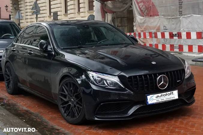 Bara fata cu Grila Centrala si Difuzor bara spate Mercedes C-Class W205 S205 (14-18) C63 Design - 7