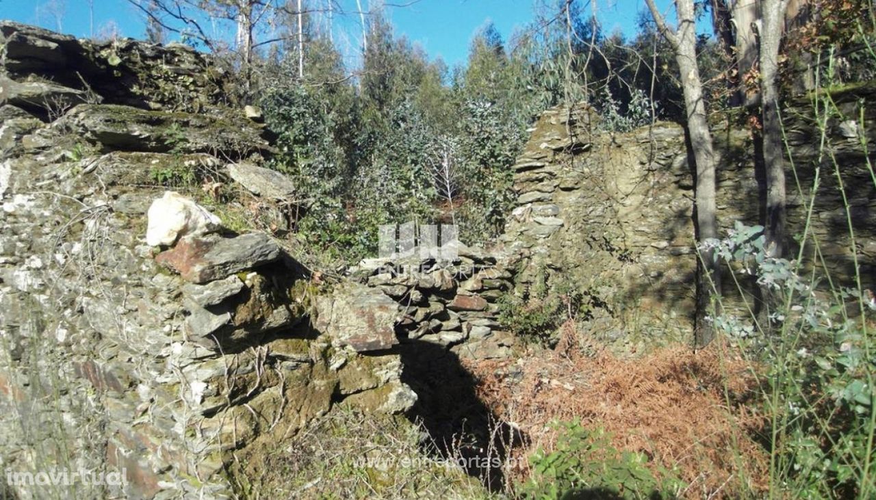 Venda de Moradia em pedra, Meixedo, Viana do Castelo.