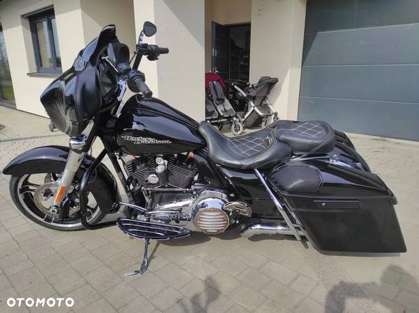 Harley-Davidson Touring Street Glide - 1